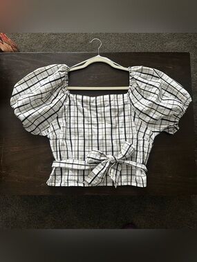 Levi's Black, Tan and White Plaid Puff-Sleeve Tie-Front Crop Top